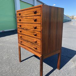 Stunning! Danish Modern Rosewood Compact Chest Of Drawers 