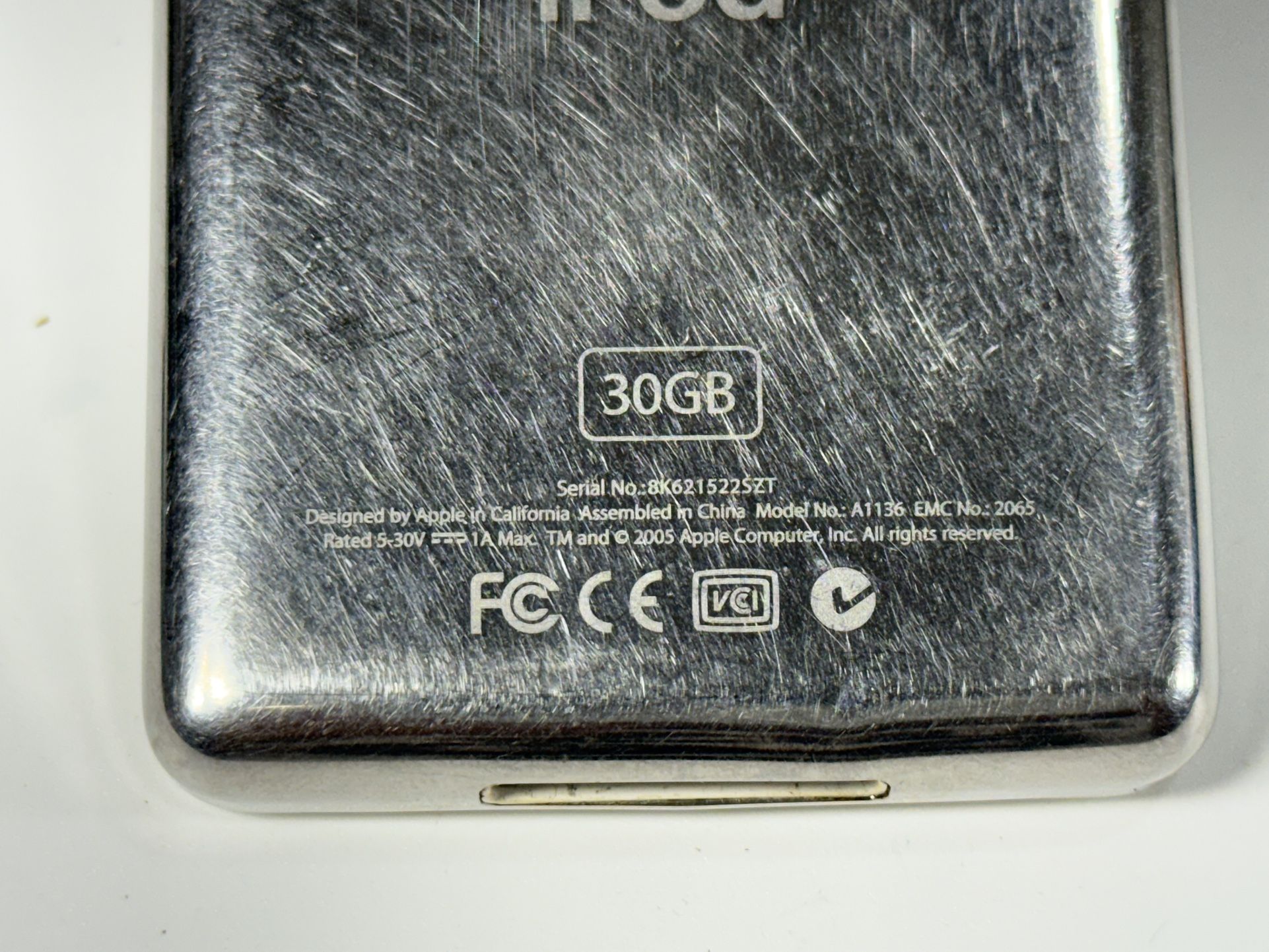 Apple iPod Classic 5th Gen with Video - A1136 White 30GB PA002LL