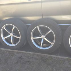 Set of GoodYear Tires and Wheels (275/60/18) For 2009 Dodge Charger in Good Condition