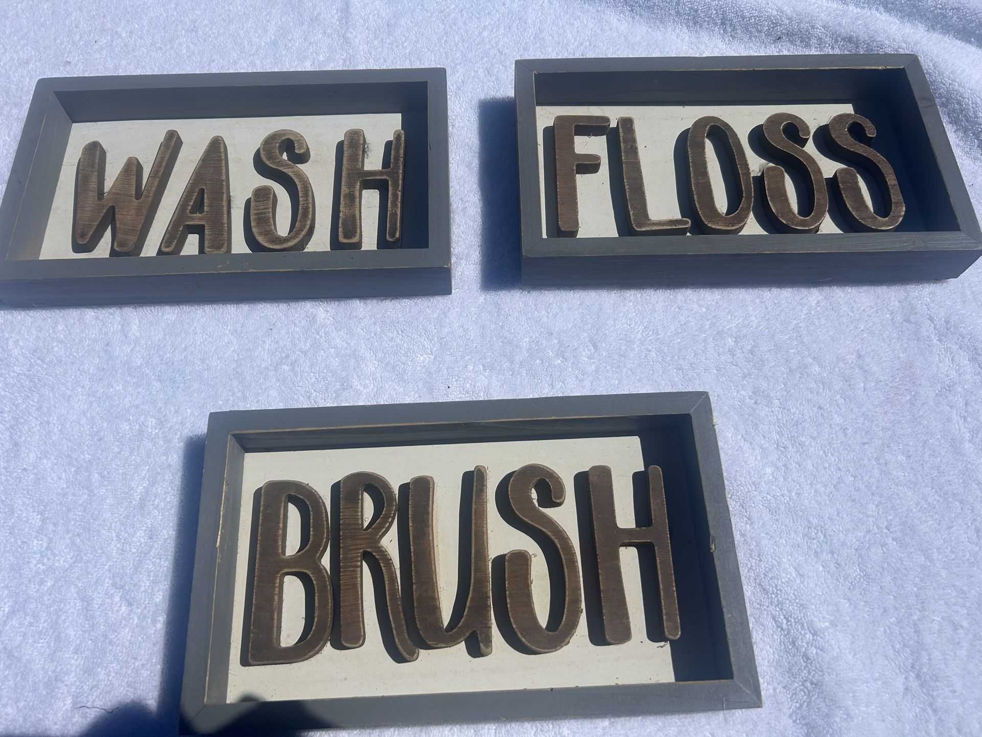Set Of Three Framed Wall Pictures I. Great Clean Condition 10x6 Inches