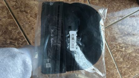 Supreme new era beanie