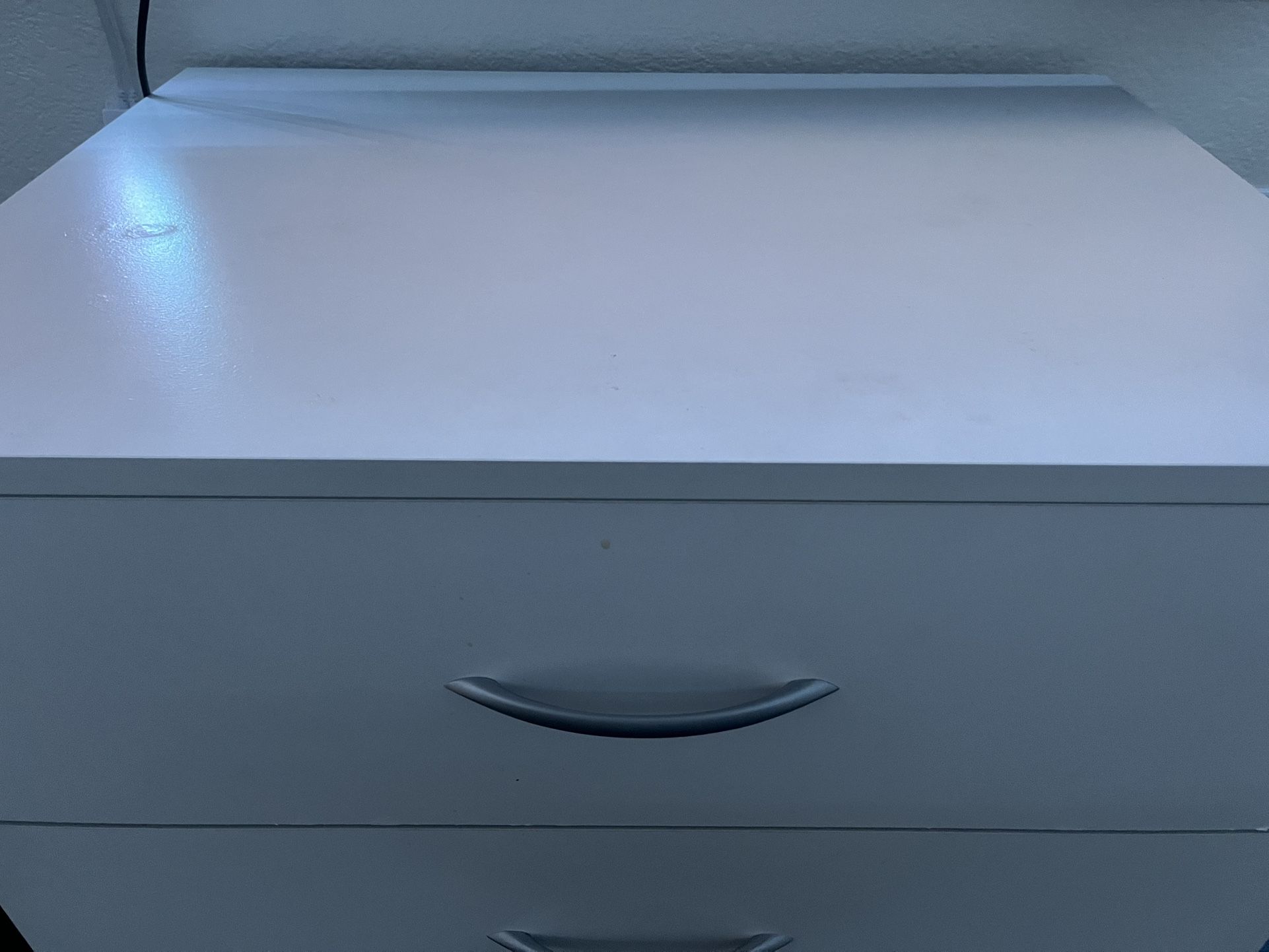 WHITE DRESSER 6 DOORS