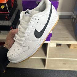 Nike Dunk Low SB White Gum Size Men 10
