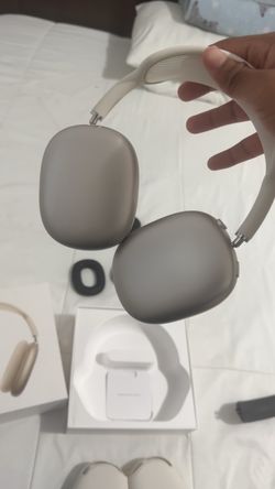 Apple AirPods Max Headphones Starlight