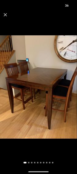 HOM High Top Table & Stools - Tobacco Finish
