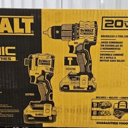 Like new Dewalt 20V 2-Tool combo kit