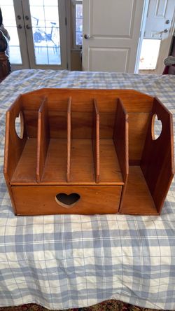 Desk organizer