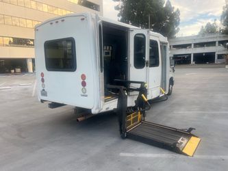 Wheelchair Van 2012 Ford E-350 Drives Great