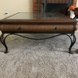 Coffee Table & Side Table 
