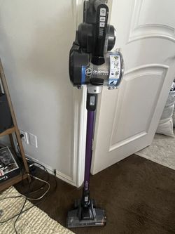 New Chordless Hoover blade Vacuum