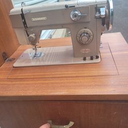 Vintage Nelco Sewing Machine With Table 