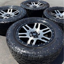 Ford F-150 Raptor Fuel 20” Wheels And 33” Toyo All-Terrain Tires Off-road