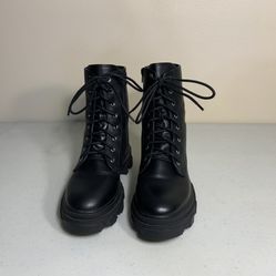 Women’s 10 Black Boots