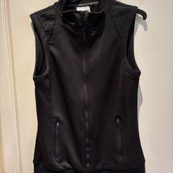 Mizuno Size M Black zipper vest