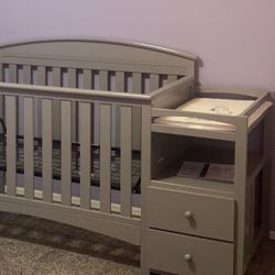 Crib With Changing Table 