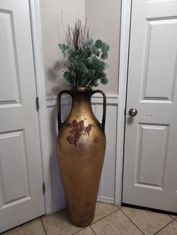 Ceramic vase/pot