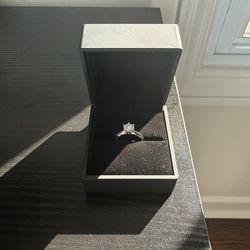 VVS1 Moissanite Engagement Ring