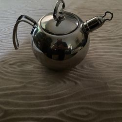 Chantal Tea Pot