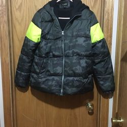 Boys Winter Puffer Coat Size 18