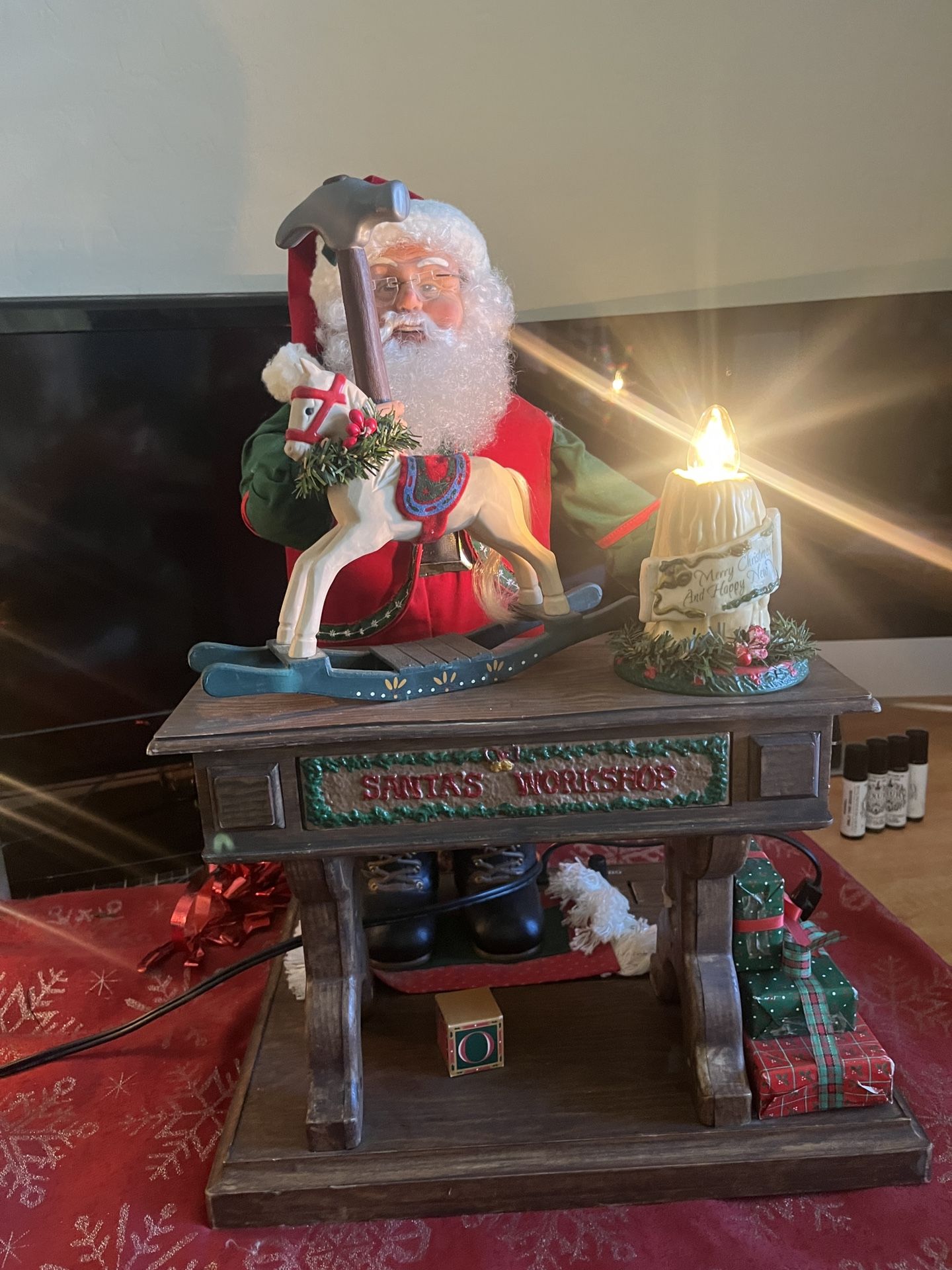 🎄 Vintage 1993 Santa’s Workshop Animated Décor – Lights Up! 🎄 📍 Pickup: s. Durango & 215 near IKEA 💲 $25 – Firm  A beautiful collectible from 1993