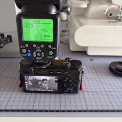 SONY A6000 + TAMRON LENSE + BATTERY PACK