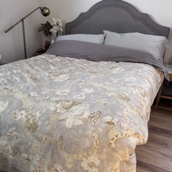Queen Bed (Frame, Headboard and Box Spring)