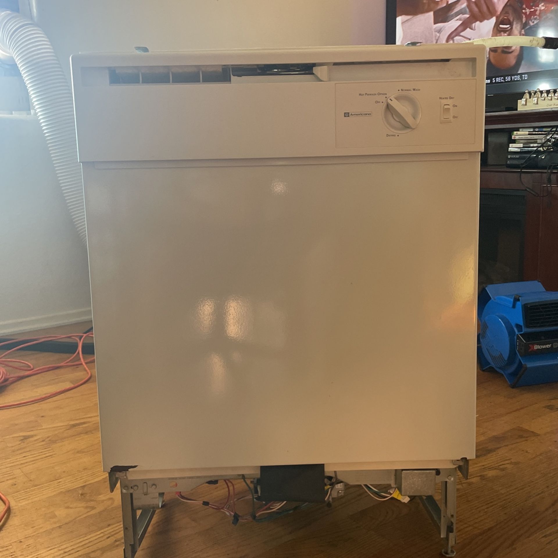 GE-Americana Dishwasher (barely Used)