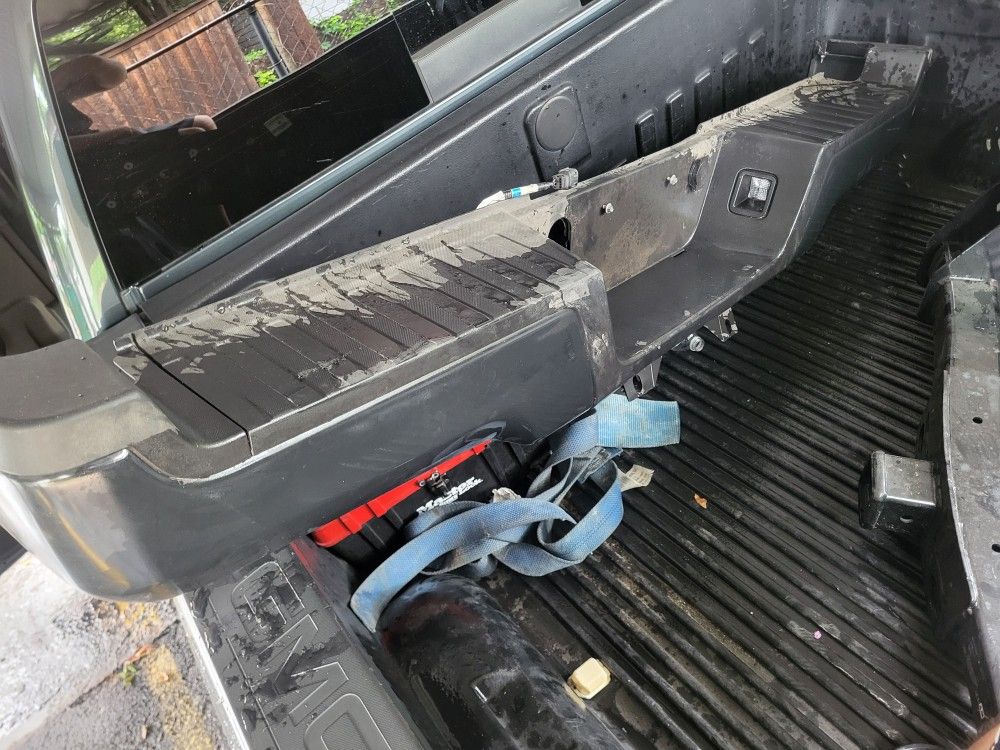 F250 Back Bumper And Hitch Reciever