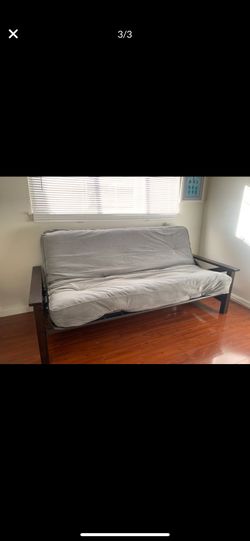 Futon MUST GO