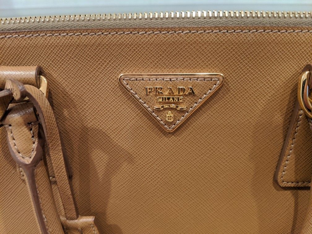 Prada Bag (Perfect Condition)