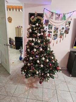 6 Feet Christmas Tree