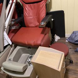 Pedicure Chairs And Rolling Stations