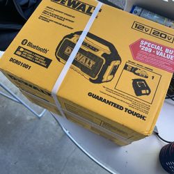 Dewalt Radio With 20 V Battery And Charger 
