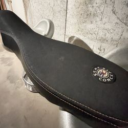 /// SEAT CONCEPTS COMFORT SEAT KTM 690 ENDURO R/SMC 2008-2018 /// - $250