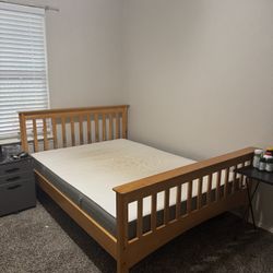 Queen size Bed frame whith Mattres