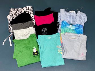 12 piece lot #1 women’s /teen small clothing