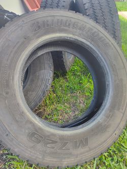 245/70r19.5 Traction Tires