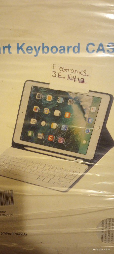 Smart Keyboard Case for iPad 9.7inch with Pencil Holder. 