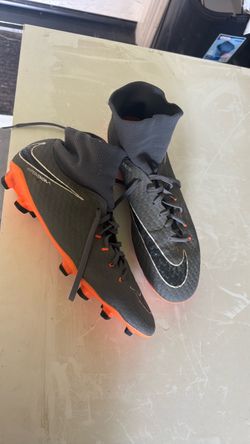 Soccer cleats men