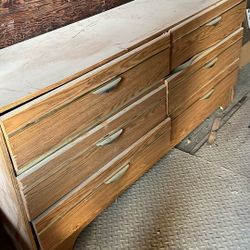 6 Drawer Dresser FREE!!!