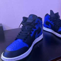jordan 1 mid ‘HYPER ROYAL’ blue