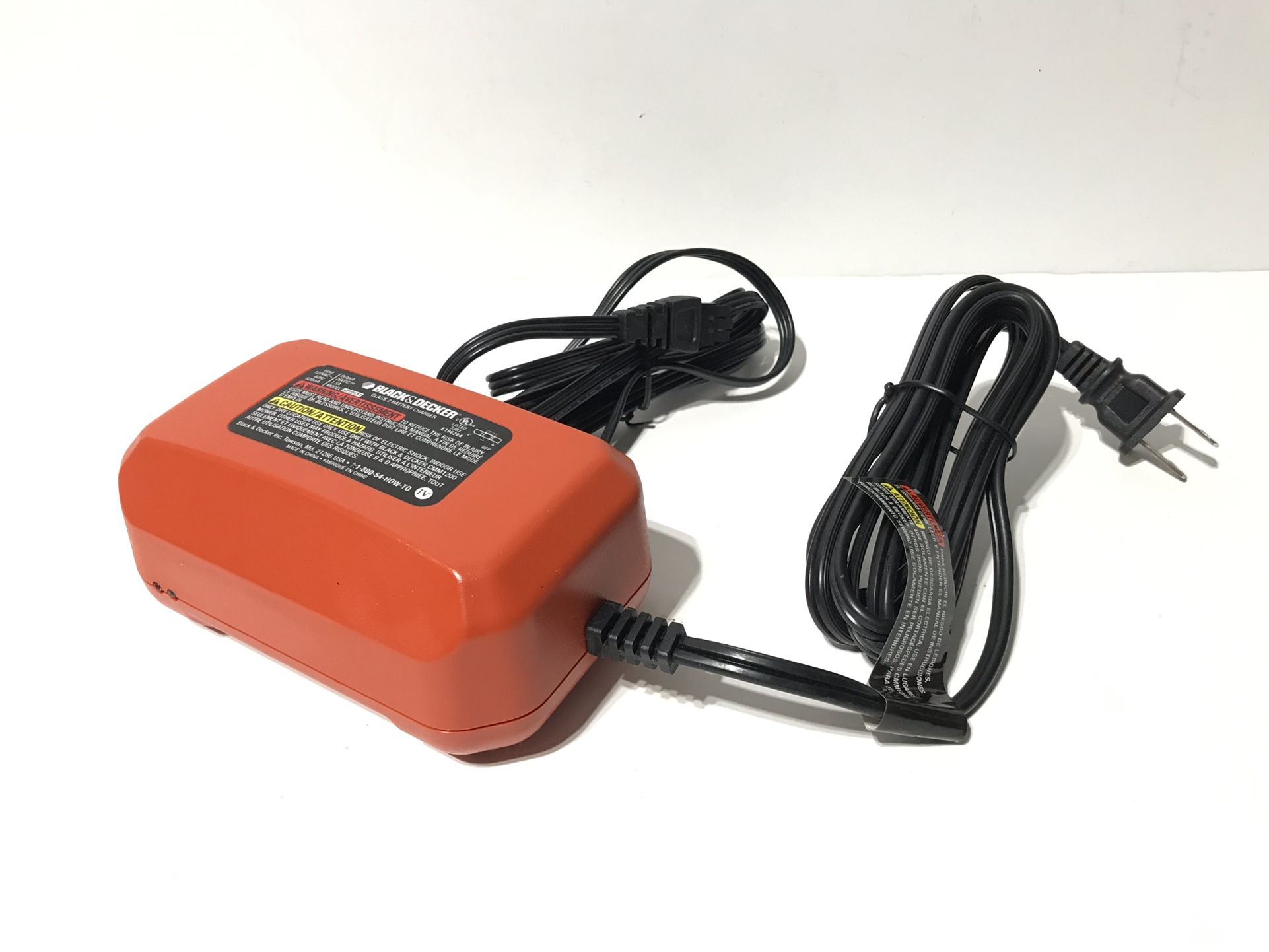 Black & Decker - mower battery charger - model HT70151 - Out 26V 1.5A EUC