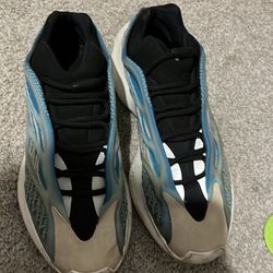 Adidas Yeezy 700 V3 in the Arzareth colorway.