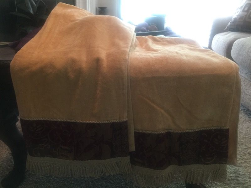 Croscill Opulence (2) Bath Towel Set Fringe Tan Bathroom Gold Red Galleria Rare 2