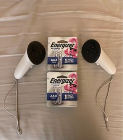 Quest 3 Controllers and Batteries