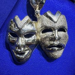 10kt Theatre Mask Pendant 