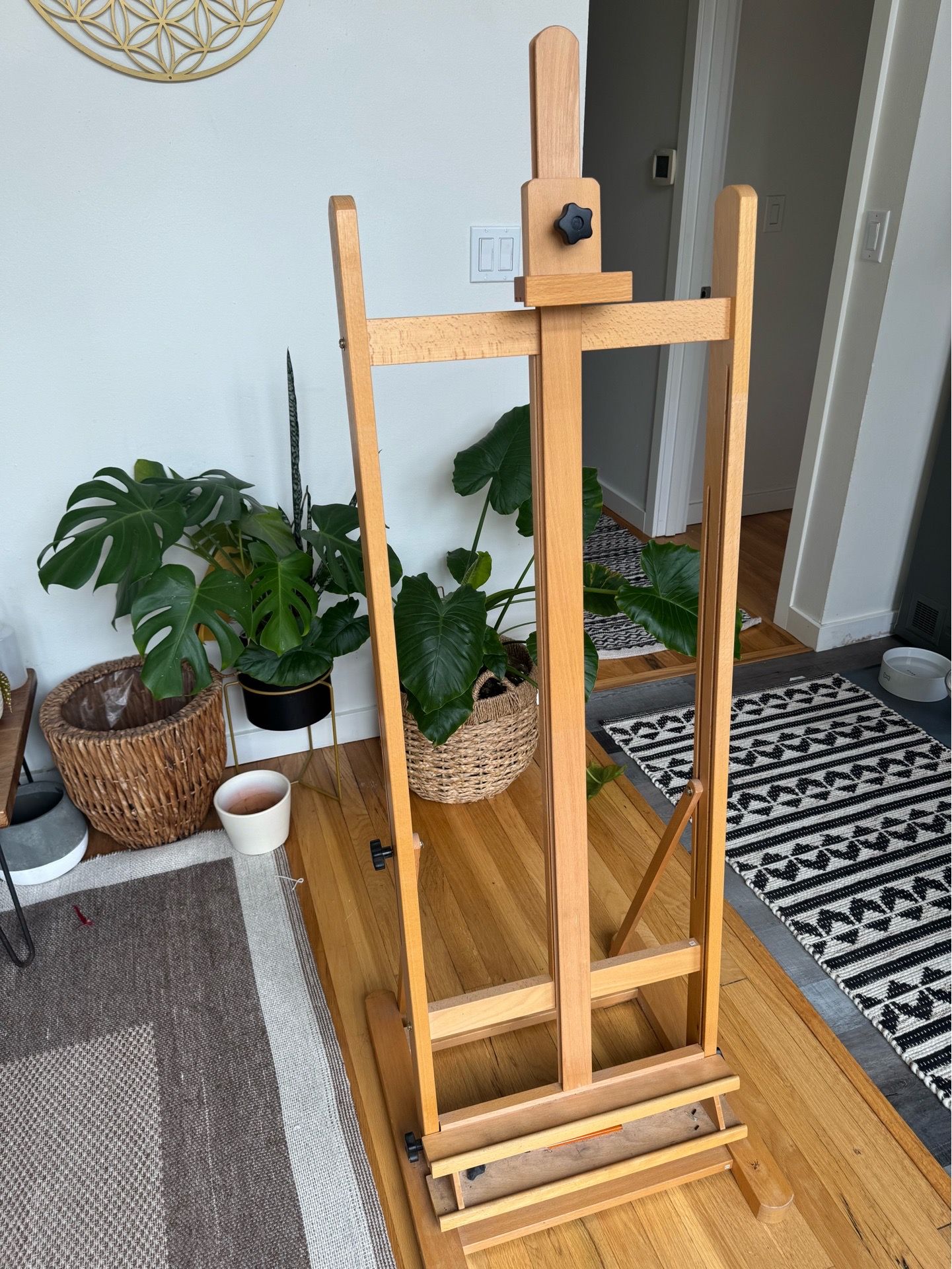 Solid Wood Studio Art Easel (5 ft Tall) – Great Condition!