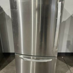 NEW Un Used Refrigerator Gotta Go