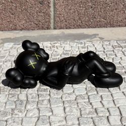 KAWS HOLIDAY JAPAN VINYL FIGURE