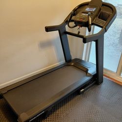 Horizon 7.4AT Treadmill